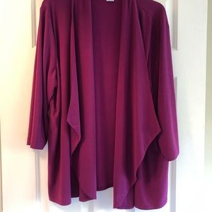 Lightweight fuchsia jacket with 3/4 sleeves